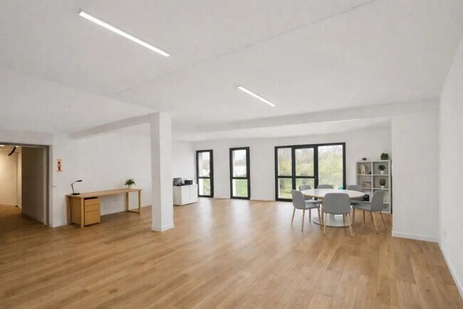 Plus de détails pour Bureau à louer