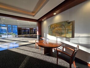 3281 E Guasti Rd, Ontario, CA à louer Photo intérieure– Image 2 sur 12