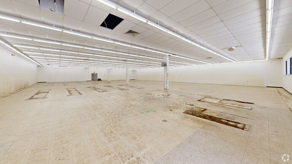 15700-15710 Jefferson Davis Hwy, Colonial Heights, VA à louer - Numérisation 3D Matterport – Image 3 sur 13