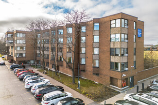 Plus de détails pour 2179 Elmira Dr, Ottawa, ON - Santé à vendre