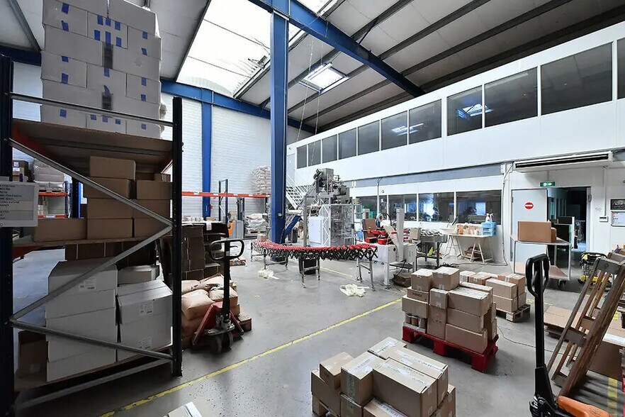 Local d’activités dans Peynier à louer - Photo intérieure – Image 3 sur 6