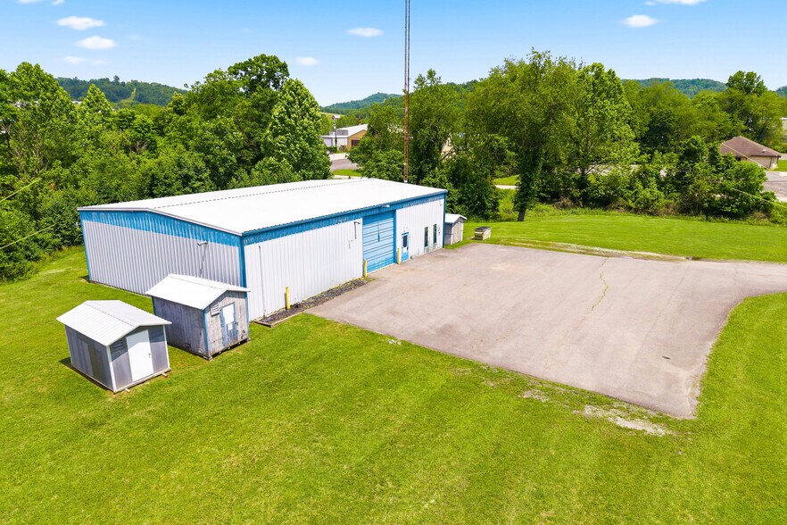 351 Industrial Park Rd, Jane Lew, WV à louer - Photo de l’immeuble – Image 2 sur 10