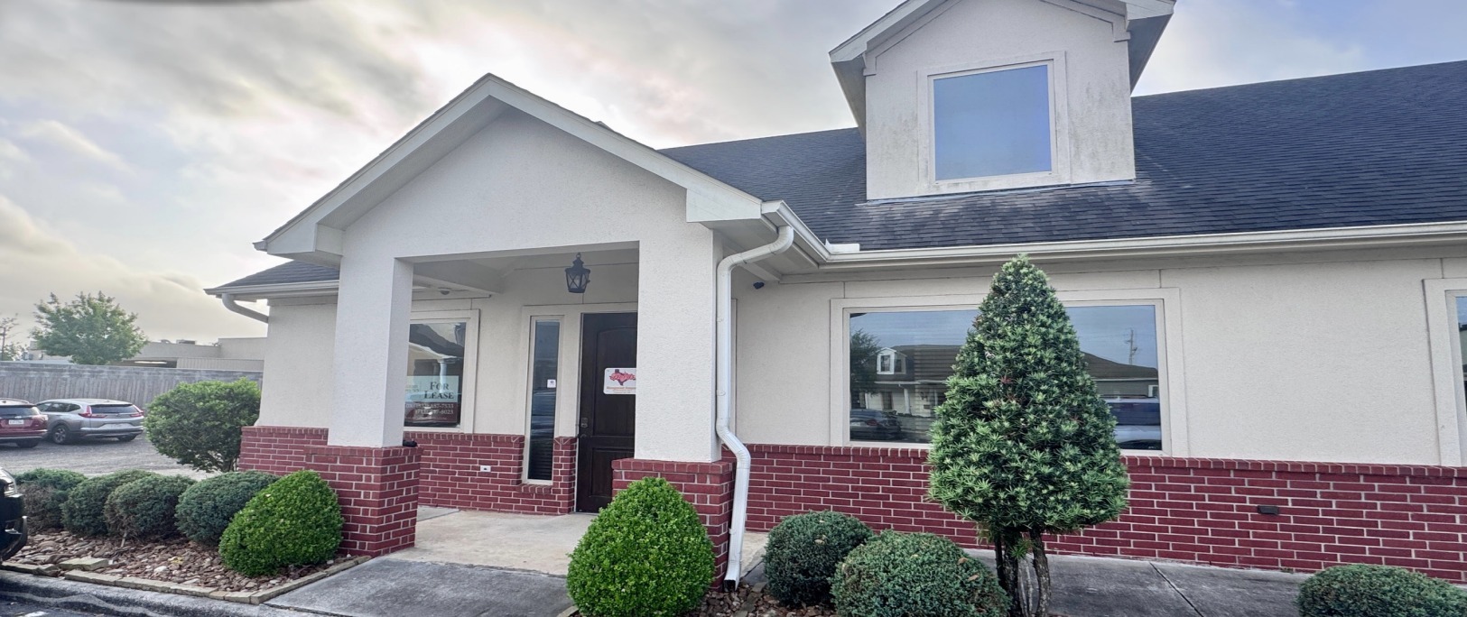 306 W Parkwood Ave, Friendswood, TX à louer Photo de l’immeuble– Image 1 sur 4