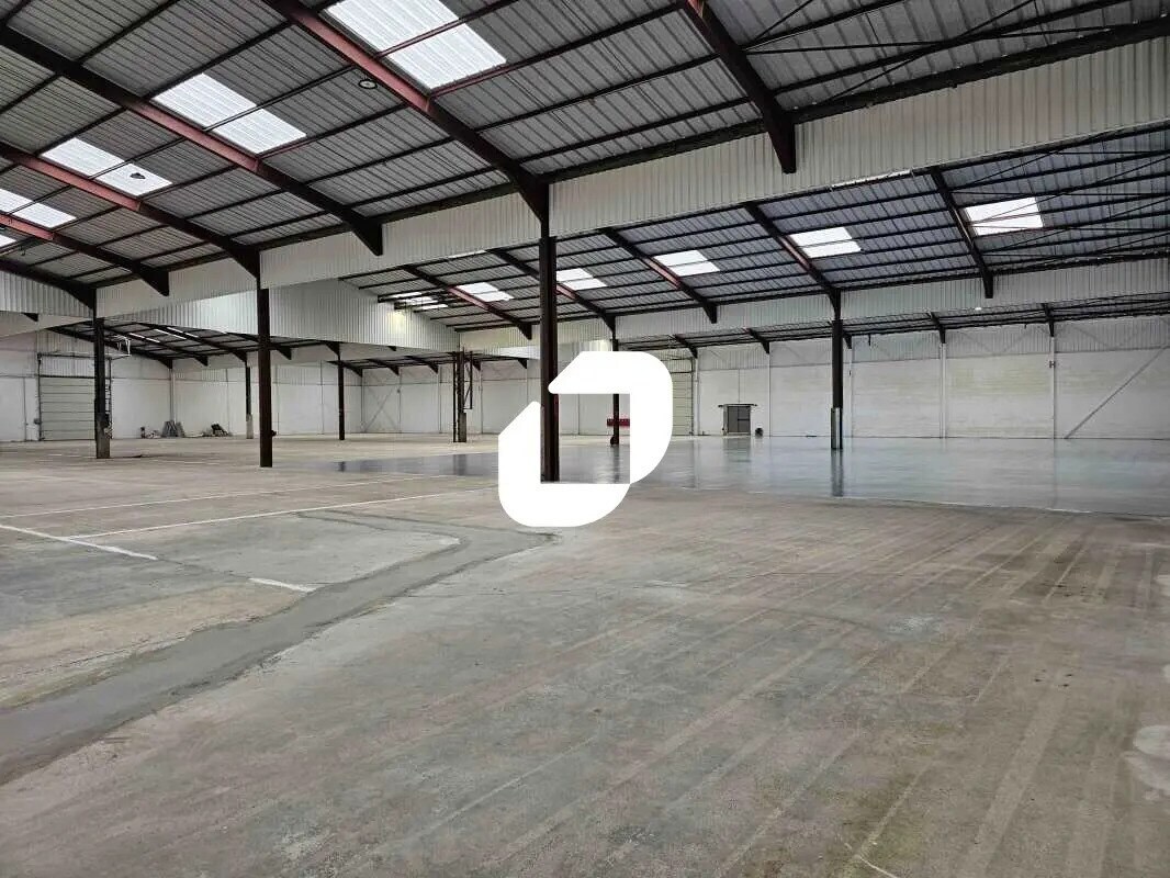 Local d’activités dans Le Mesnil-Amelot à louer Photo intérieure– Image 1 sur 3