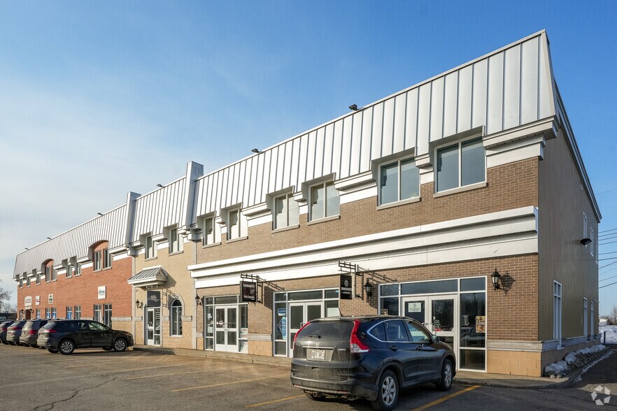334 Rte 138, Saint-augustin-de-desmaures, QC à louer - Photo de l’immeuble – Image 2 sur 2