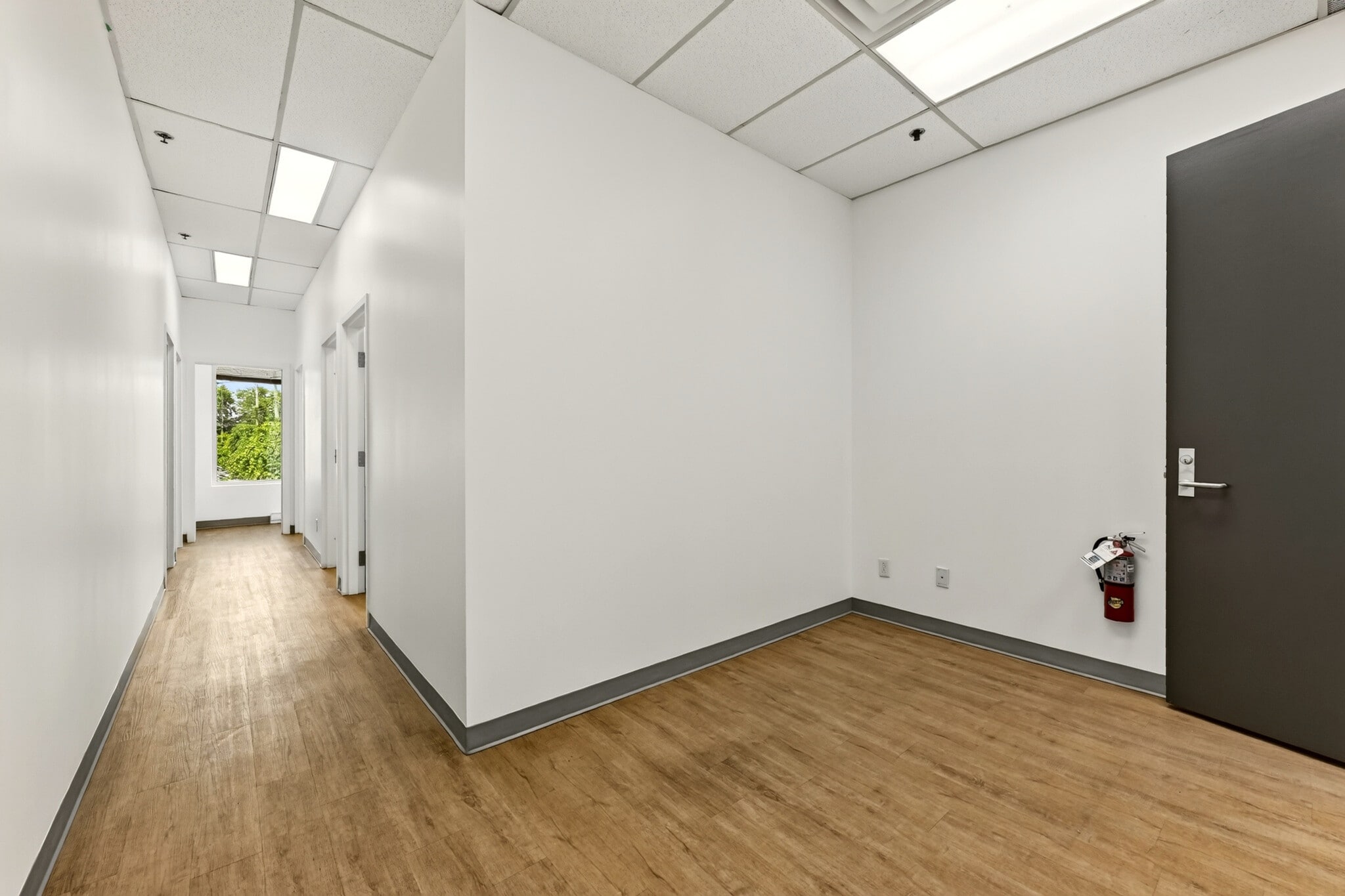 12905 Rue Sherbrooke E, Montréal, QC à louer Photo intérieure– Image 1 sur 8