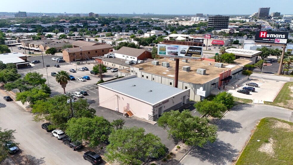 10288 San Pedro Ave, San Antonio, TX à louer - Photo de l’immeuble – Image 2 sur 8