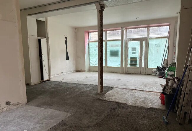 Plus de détails pour Local commercial à louer