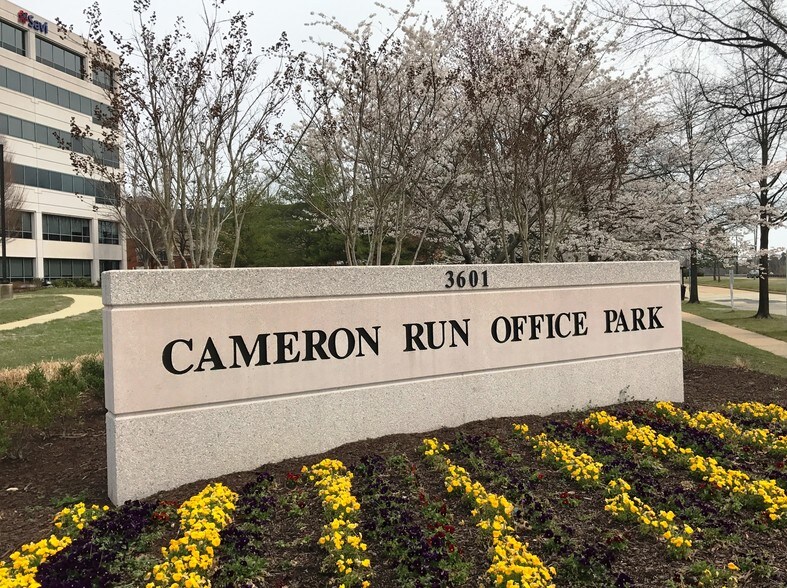 3601 Eisenhower Ave, Alexandria, VA à louer - Photo de l’immeuble – Image 3 sur 14