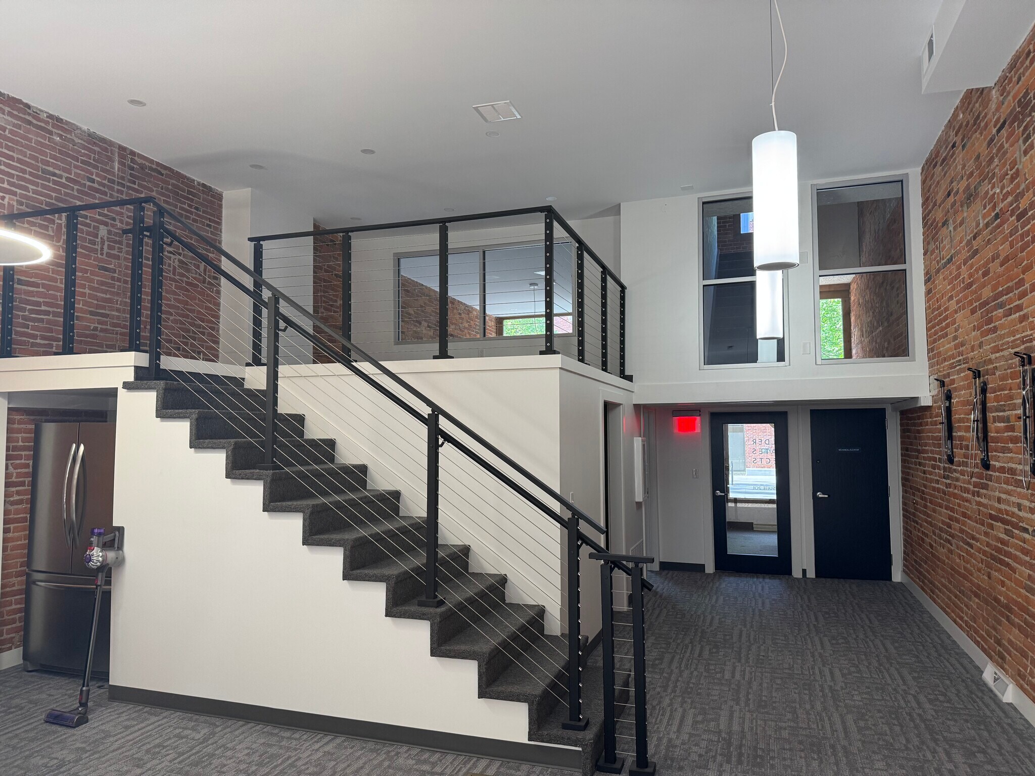 520 S Calhoun St, Fort Wayne, IN à louer Hall d’entrée– Image 1 sur 6