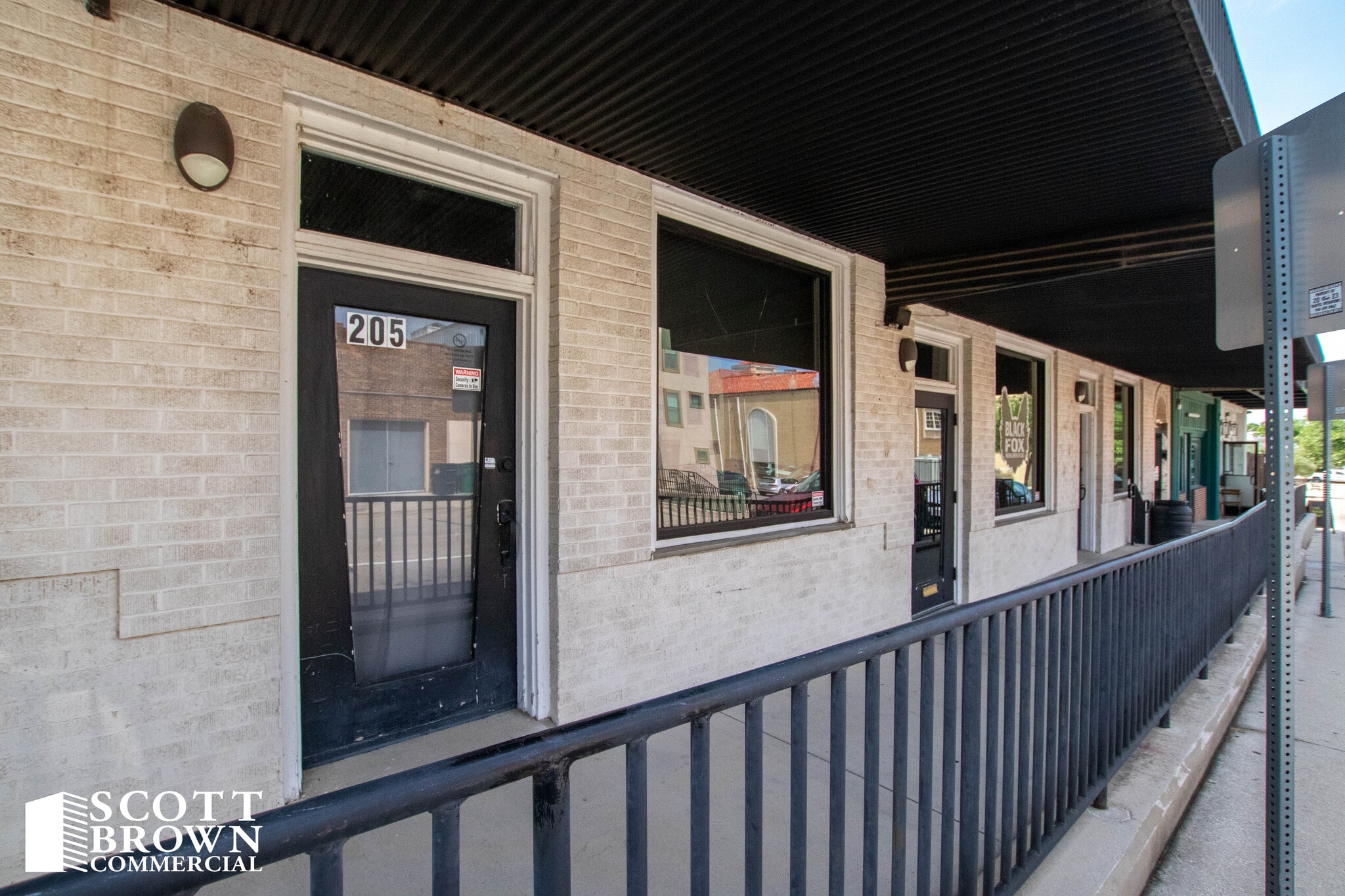 205-211 Cedar St, Denton, TX à louer Photo intérieure– Image 1 sur 7