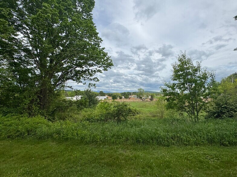34 Jasper Mine Rd, Colchester, VT à vendre - Photo de l’immeuble – Image 3 sur 7