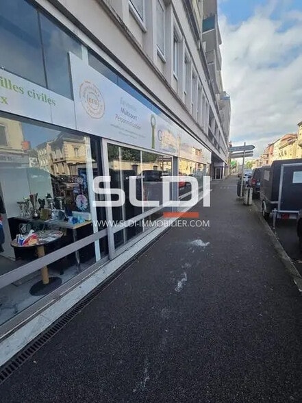 33 Rue De Lyon, Mâcon à louer - Photo de l’immeuble – Image 2 sur 7