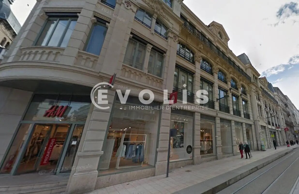 Local commercial dans Saint-Étienne à louer Photo de l’immeuble– Image 1 sur 4