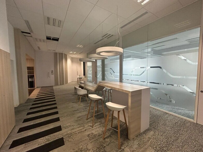79 Boulevard De Dunkerque, Marseille à louer - Photo de l’immeuble – Image 3 sur 19