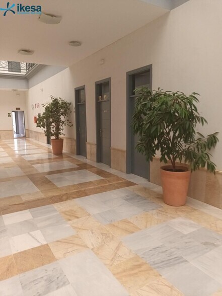 Bureau dans Mairena del Aljarafe, Sevilla à vendre - Photo intérieure – Image 3 sur 17