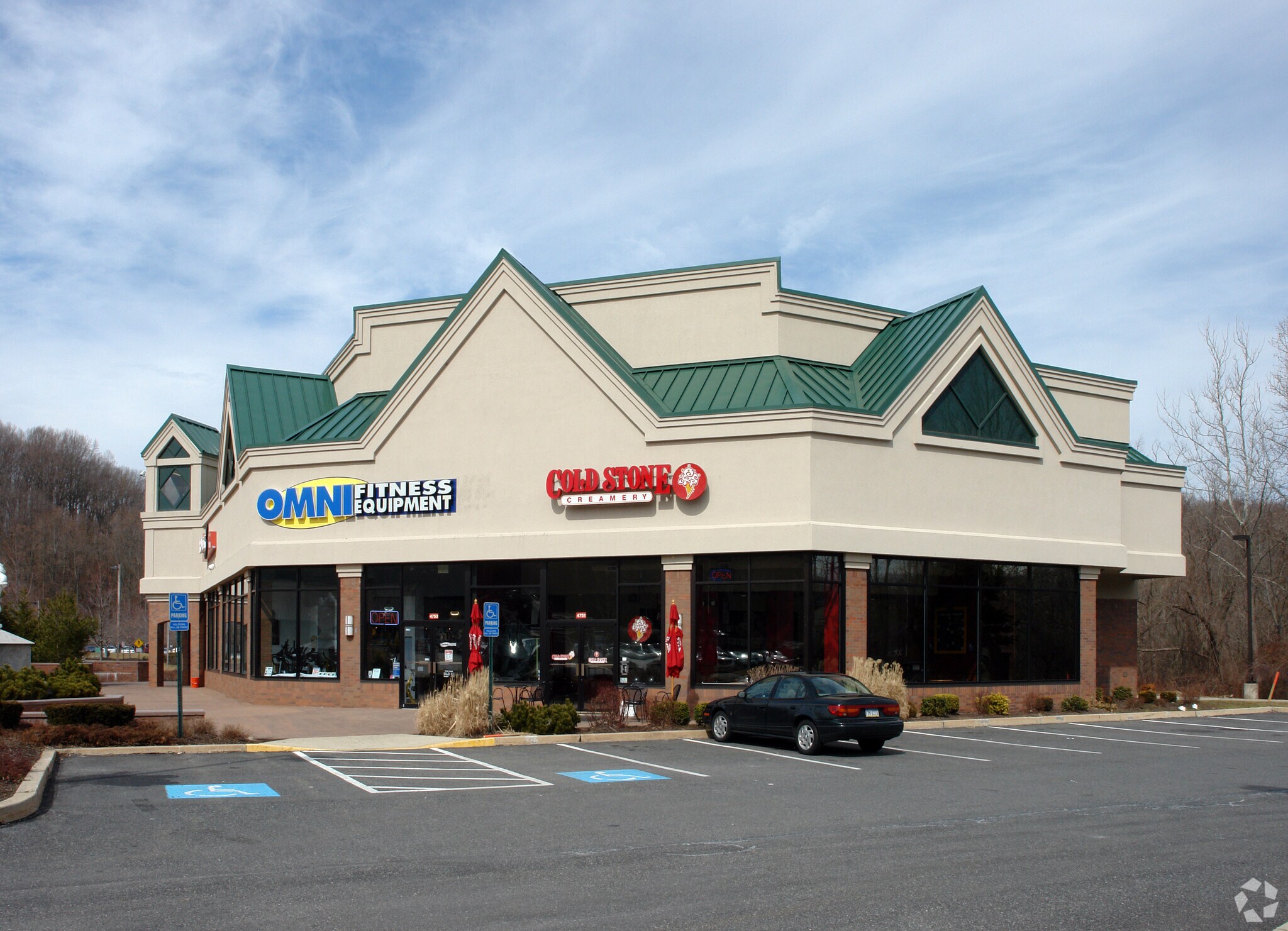 4751-4755 West Chester Pike, Newtown Square, PA à louer Photo principale– Image 1 sur 3