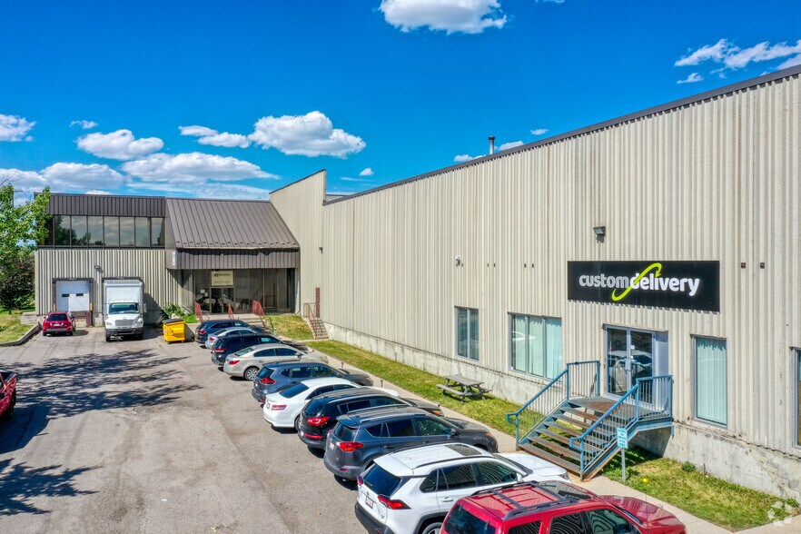 5610-5800 44 St SE, Calgary, AB à louer - Photo de l’immeuble – Image 1 sur 11