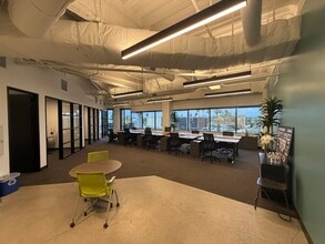 3070 Bristol St, Costa Mesa, CA à louer Photo intérieure– Image 1 sur 5