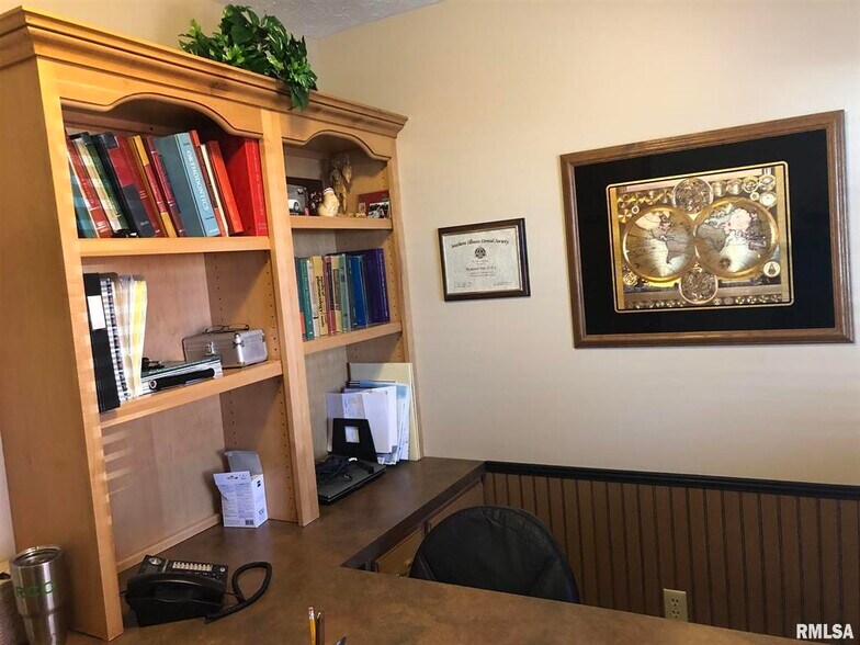 112 Main, Goreville, IL à vendre - Photo intérieure – Image 2 sur 17