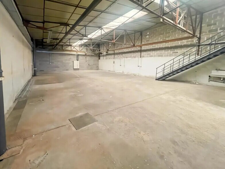 Local d’activités dans Beauvallon à louer - Photo intérieure – Image 3 sur 5