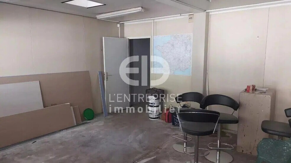 Bureau dans Cagnes-Sur-Mer à louer - Photo de l’immeuble – Image 1 sur 1