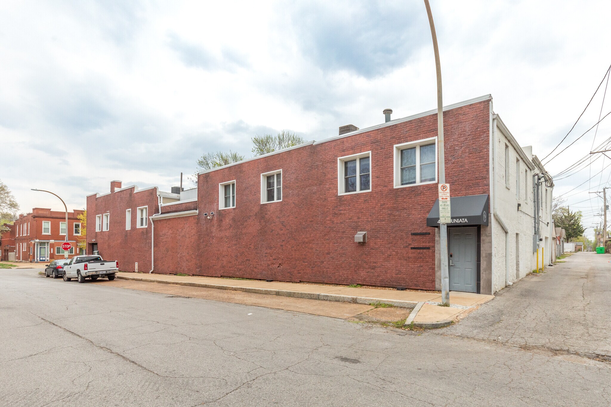 4168 Juniata St, Saint Louis, MO à louer Photo de l’immeuble– Image 1 sur 6
