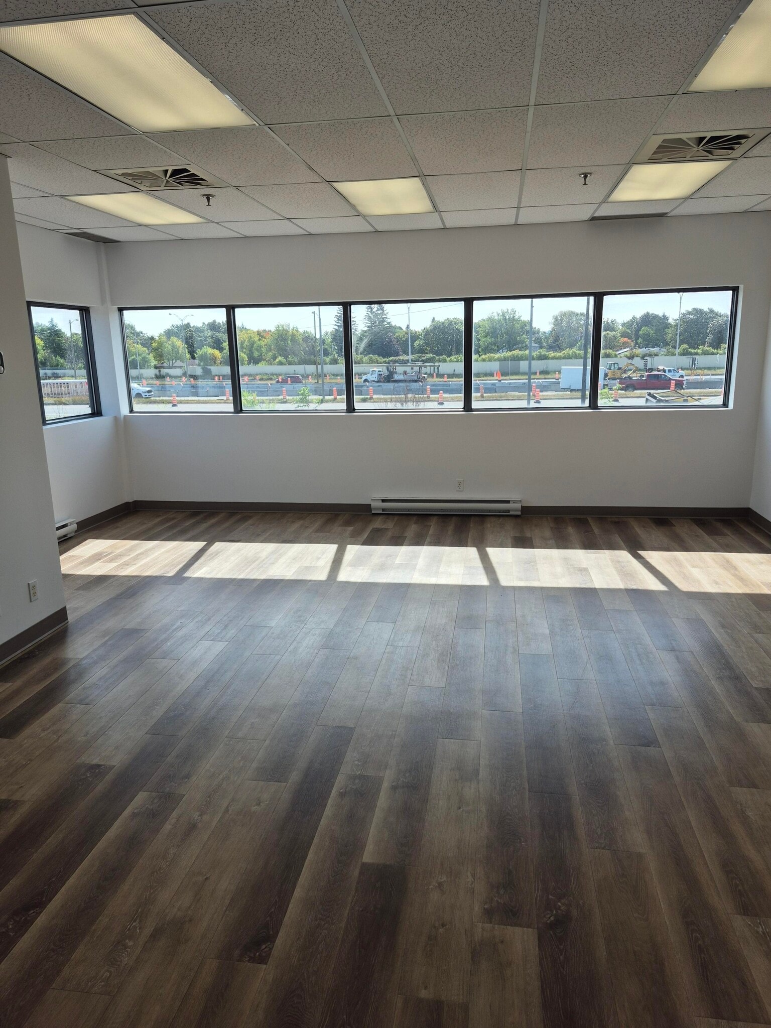 2500 Rue Jean-Perrin, Québec, QC à louer Photo intérieure– Image 1 sur 3