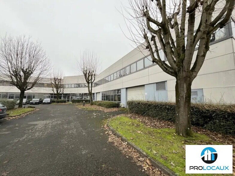 Bureau dans Roissy-en-France à louer - Photo de l’immeuble – Image 1 sur 10