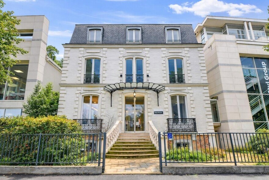 24-25 Quai Du President Carnot, Saint-Cloud à vendre - Photo de l’immeuble – Image 2 sur 20