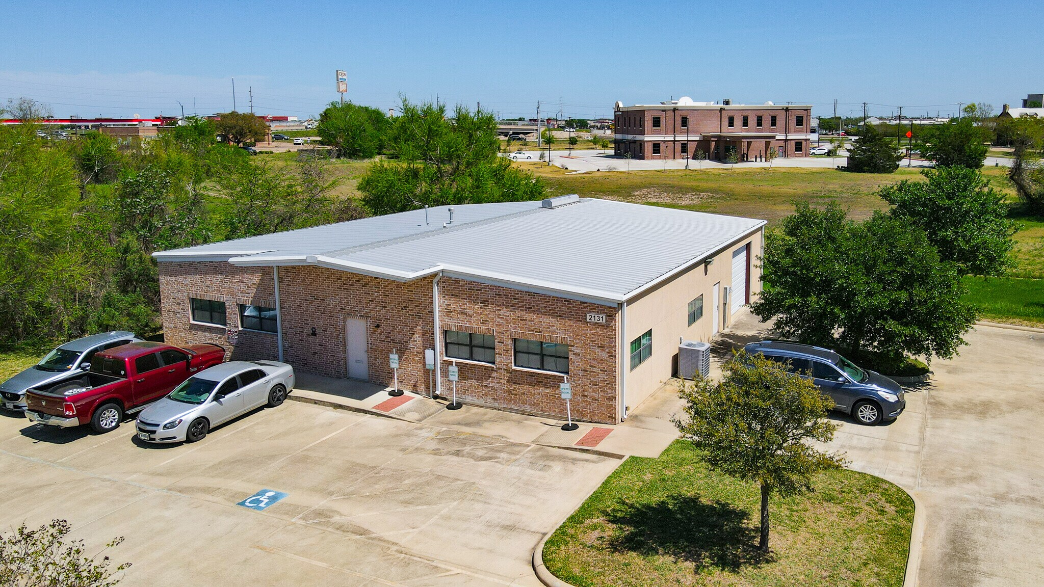 2131 W Briargate Dr, Bryan, TX à vendre Photo principale– Image 1 sur 22