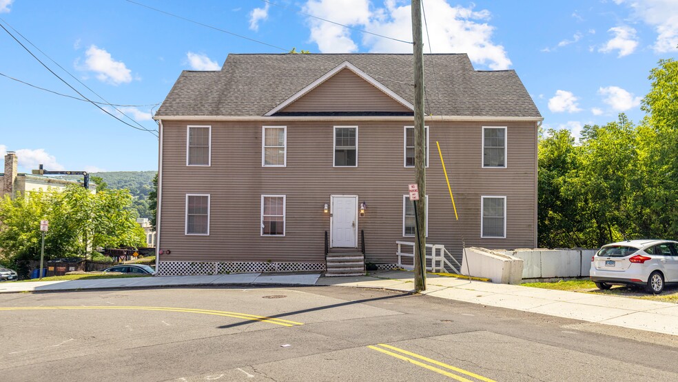 11 Summer St, Bristol, CT à vendre - Photo de l’immeuble – Image 2 sur 8