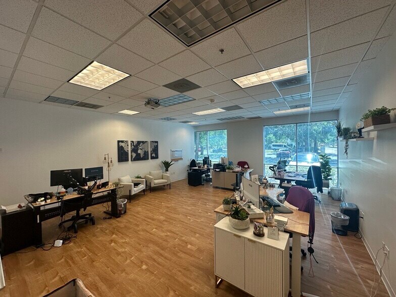2200 N Alafaya Trl, Orlando, FL à louer - Photo de l’immeuble – Image 3 sur 9