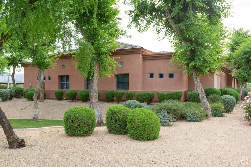 8752 E Via de Commercio, Scottsdale, AZ à louer - Photo principale – Image 1 sur 8