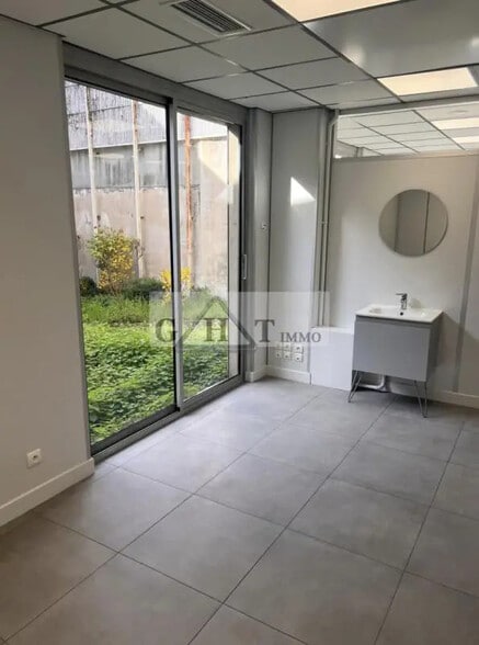 Local commercial dans Bagnolet à louer - Photo intérieure – Image 2 sur 7