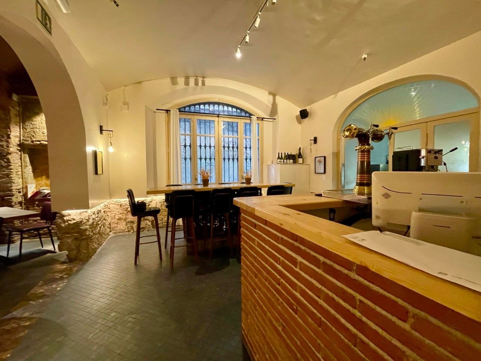 Local commercial dans Barcelone, Barcelona à louer Photo intérieure– Image 1 sur 16