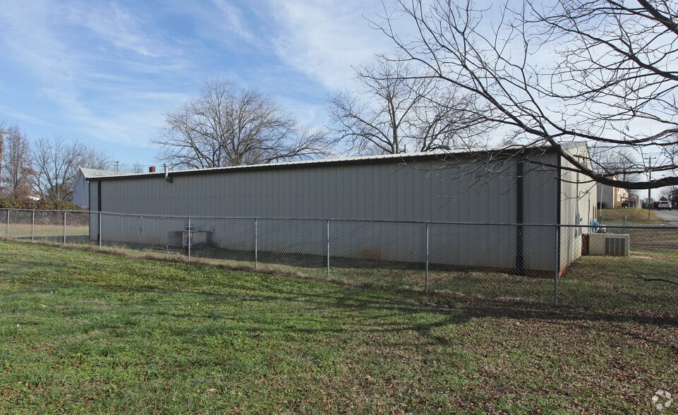 101 N Webb St, Gastonia, NC à louer - Photo de l’immeuble – Image 2 sur 7