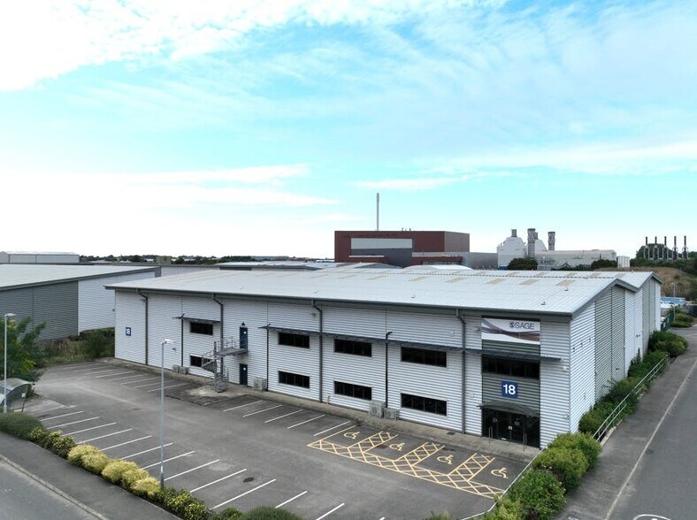 Unit 18, Titan Drive, Fengate East, Peterborough à louer - Photo de l’immeuble – Image 2 sur 9