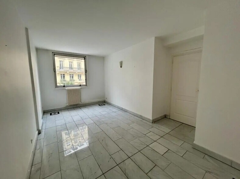 Bureau dans Paris à louer - Photo de l’immeuble – Image 2 sur 7