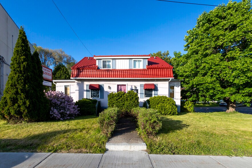 61 Boul Grand, L'Île-Perrot, QC à louer - Photo de l’immeuble – Image 2 sur 12