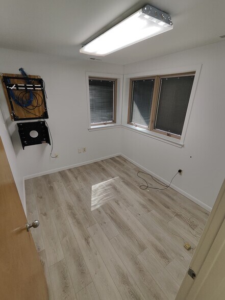380 Middletown Blvd, Langhorne, PA à louer - Photo intérieure – Image 2 sur 13