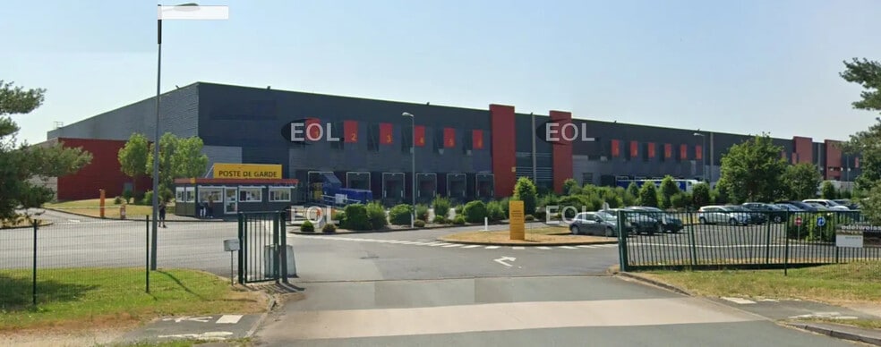 Industriel/Logistique dans SAINT-BARTHELEMY-D'ANJOU à louer - Photo de l’immeuble – Image 1 sur 1