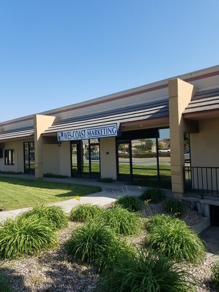 2-72 N Central Ave, Upland, CA à vendre - Photo de l’immeuble – Image 3 sur 50