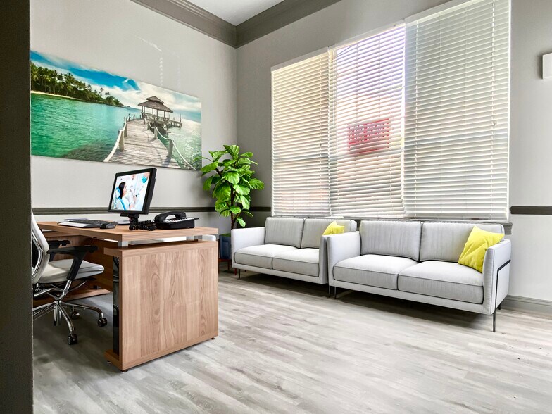 6817 Southpoint Pky, Jacksonville, FL à louer - Photo de l’immeuble – Image 2 sur 5