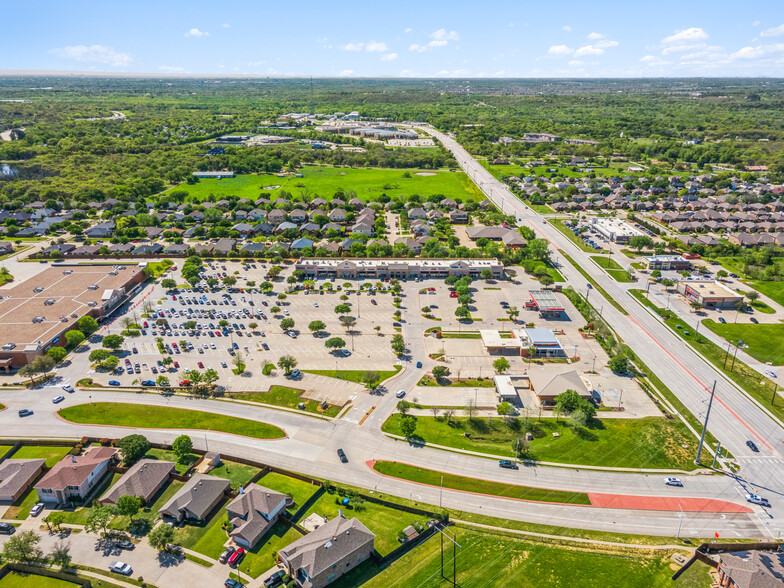 Teasley Ln, Denton, TX à louer - Photo de l’immeuble – Image 1 sur 4