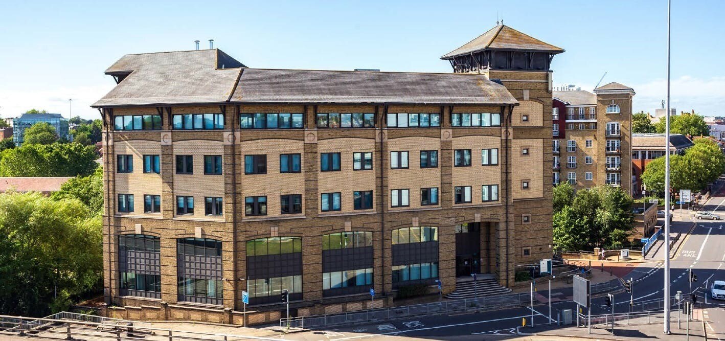 34 Bridge St, Reading à louer Photo de l’immeuble– Image 1 sur 15