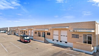 Plus de détails pour 3313-3327 Garden Brook Dr, Farmers Branch, TX - Industriel/Logistique à louer