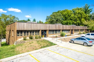 Plus de détails pour 7177 Hickman Rd, Urbandale, IA - Coworking à louer