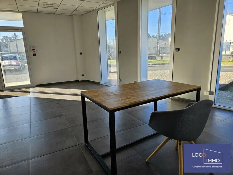 Bureau dans Eysines à louer - Photo de l’immeuble – Image 1 sur 5