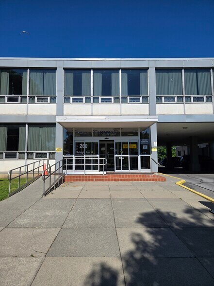 260 Washington St, Watertown, NY à louer - Photo de l’immeuble – Image 2 sur 20